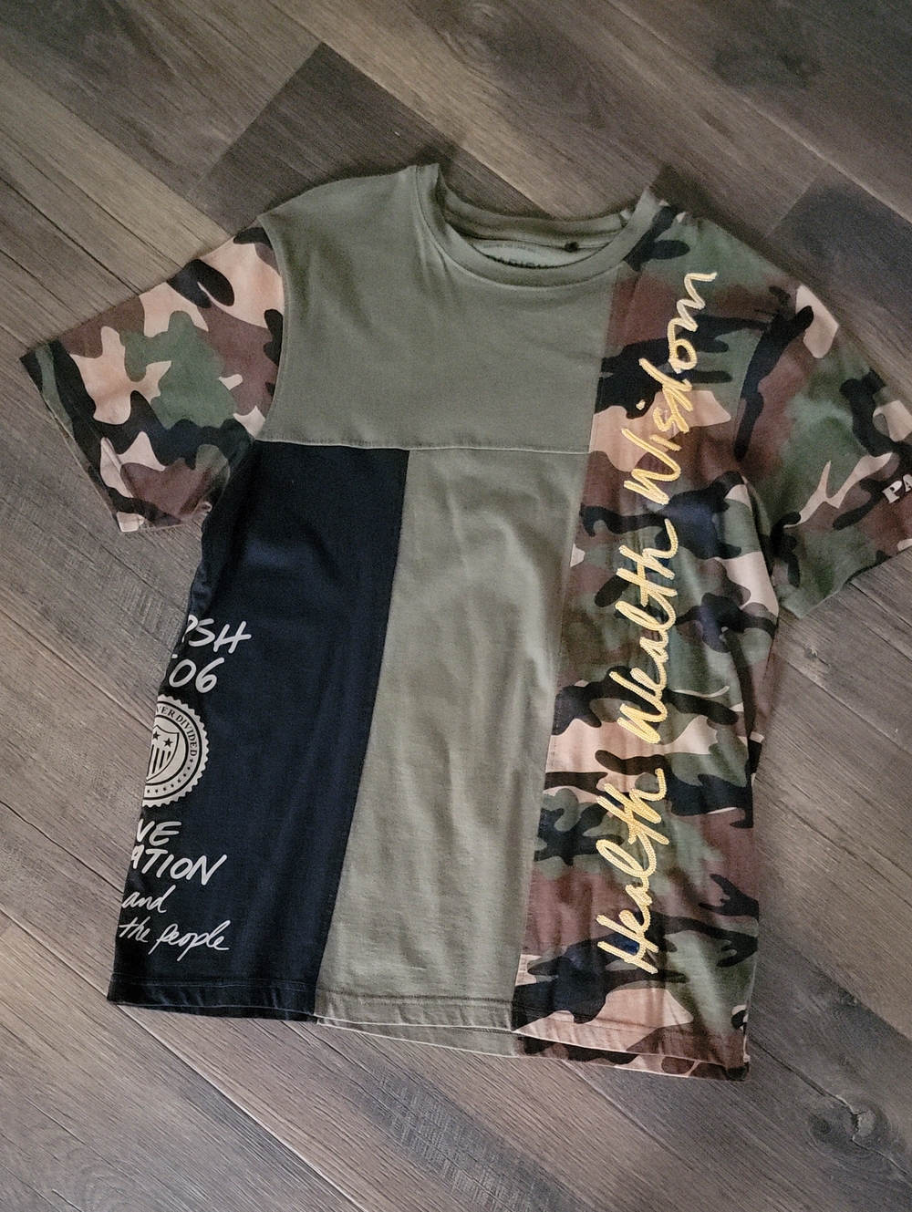 Men's Parish Camo Panel Short Sleeve T-Shirt in Gold, Brown, Olive & Black